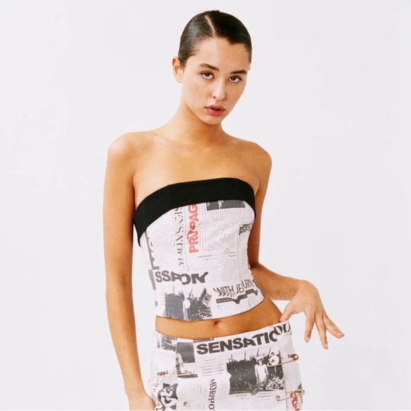 Carla Corset | Read All About It - Picture 5 of 6